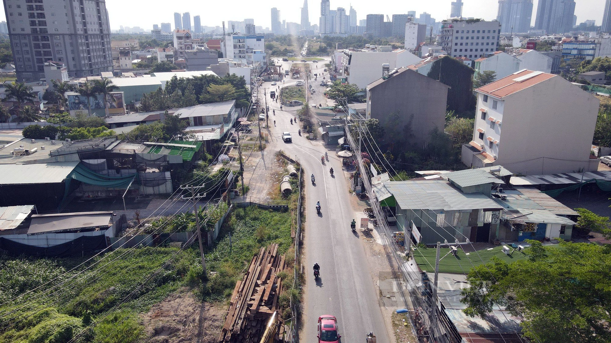 Hơn 8 năm chưa mở rộng xong 2,5km đường Lương Định Của, dự án tiếp tục “chôn chân” chờ mặt bằng - Ảnh 6.