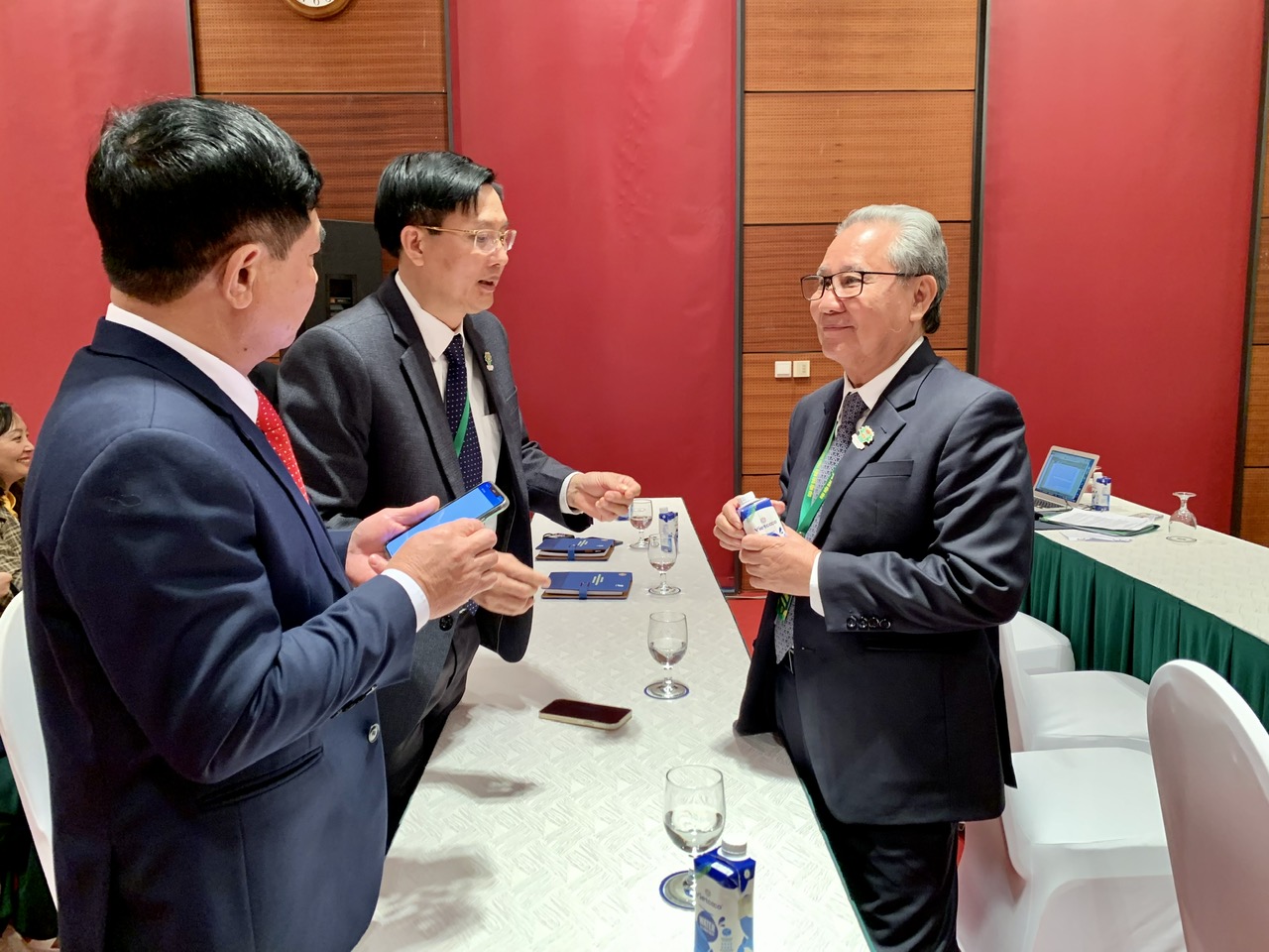 Chủ tịch Tập đoàn Lộc Trời Huỳnh Văn Thòn đề nghị đưa bảo hiểm nông nghiệp thành 1 chỉ tiêu của Đại hội VIII - Ảnh 2.