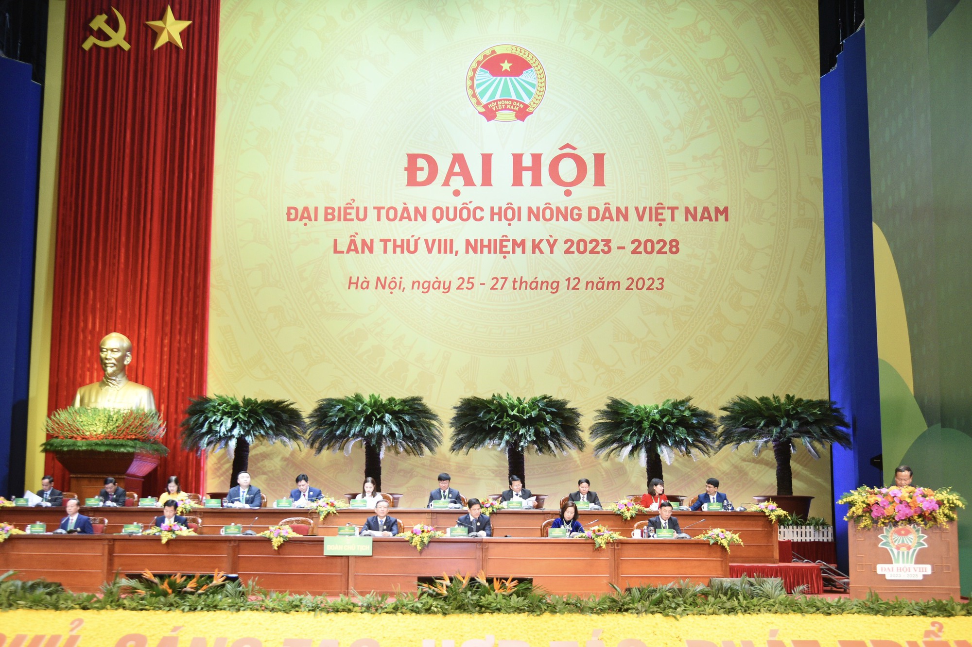 18 đồng chí tham gia Đoàn Chủ tịch Ban Chấp hành Trung ương khoá VII - Ảnh 2.