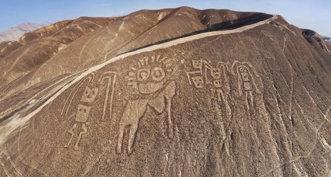 Peru phát hiện hình vẽ khổng lồ trên núi với niên đại hơn 2.000 năm - Ảnh 5.