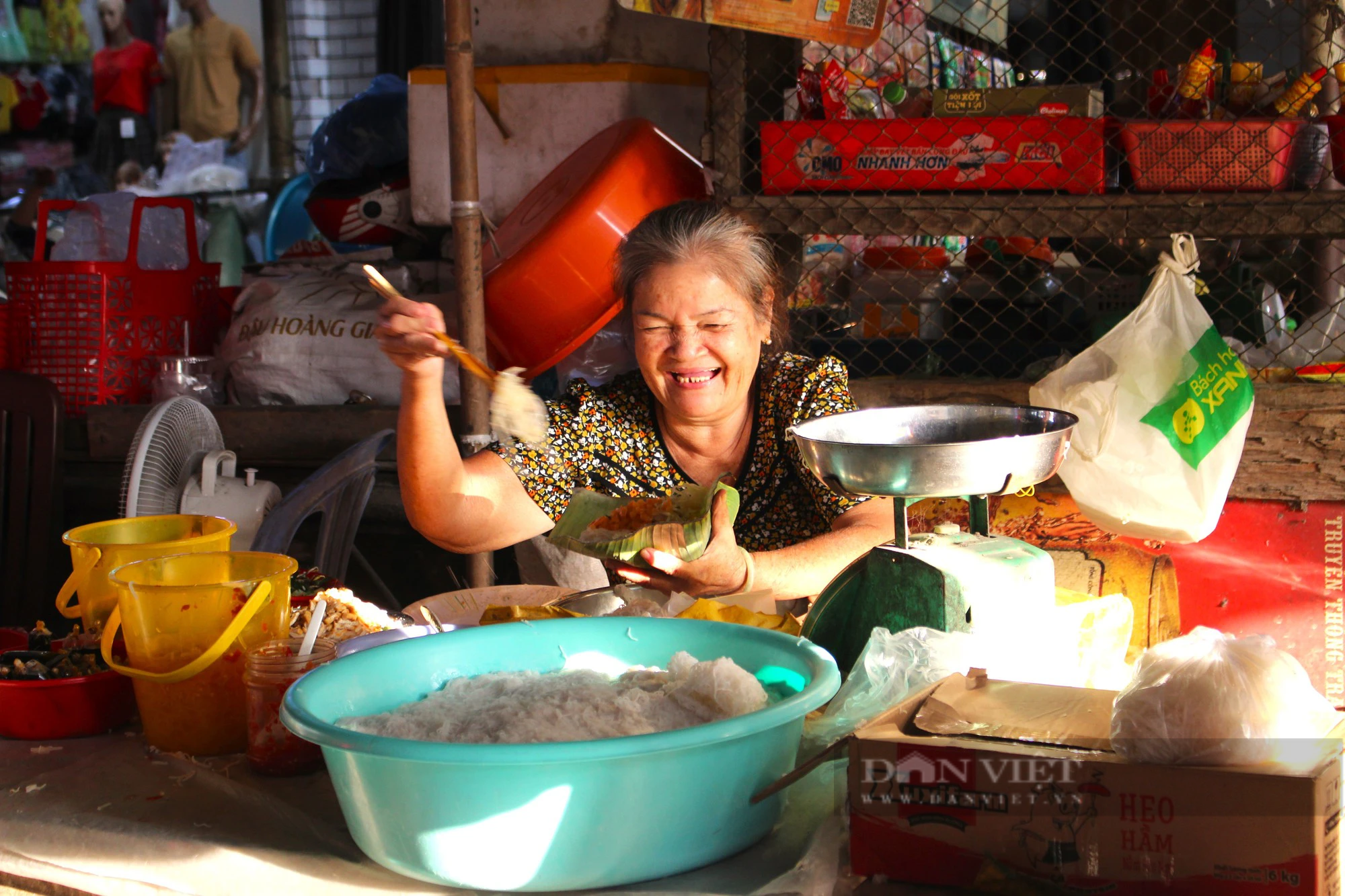 Loại bánh đặc sản chỉ ở Cần Thơ mới có, làm từ nguyên liệu đơn giản nhưng ăn là &quot;ghiền&quot; - Ảnh 5.