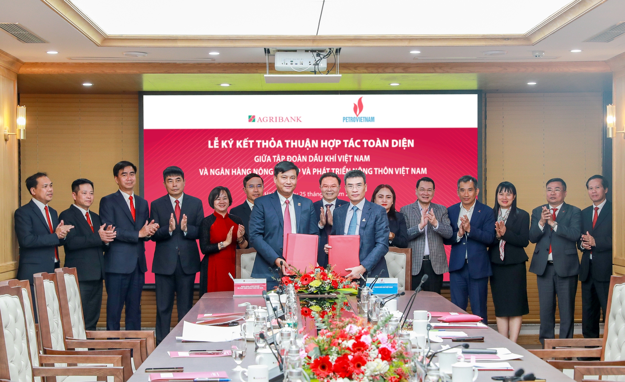 Agribank và Tập đoàn Dầu khí Việt Nam ký kết thỏa thuận hợp tác toàn diện - Ảnh 1.