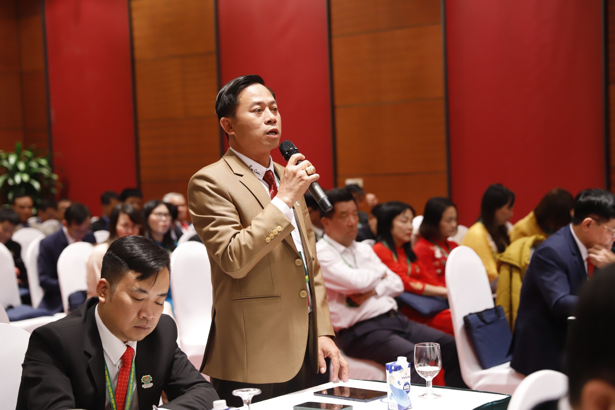 Góp ý dự thảo Điều lệ Hội NDVN: Nhất trí việc gọi Hội Nông dân Việt Nam là tổ chức chính trị-xã hội - Ảnh 4.