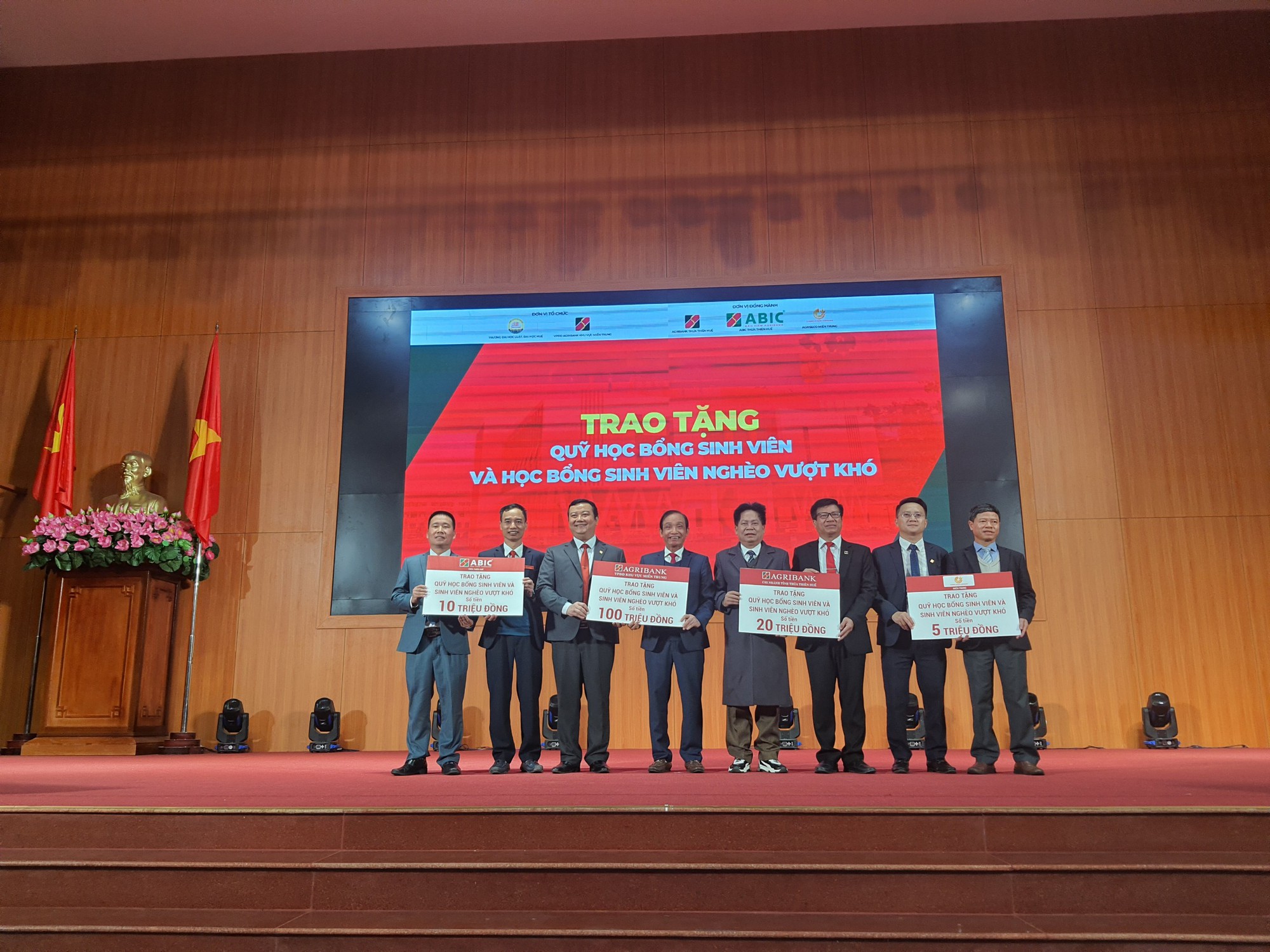 Agribank khu vực miền Trung và Trường Đại học Luật - Đại học Huế ký kết hợp tác toàn diện - Ảnh 4.