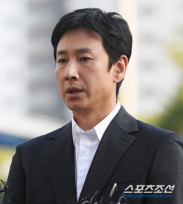 Lee Sun Kyun: Diễn viên tài hoa nhưng cuối đời nhận bi kịch - Ảnh 5.