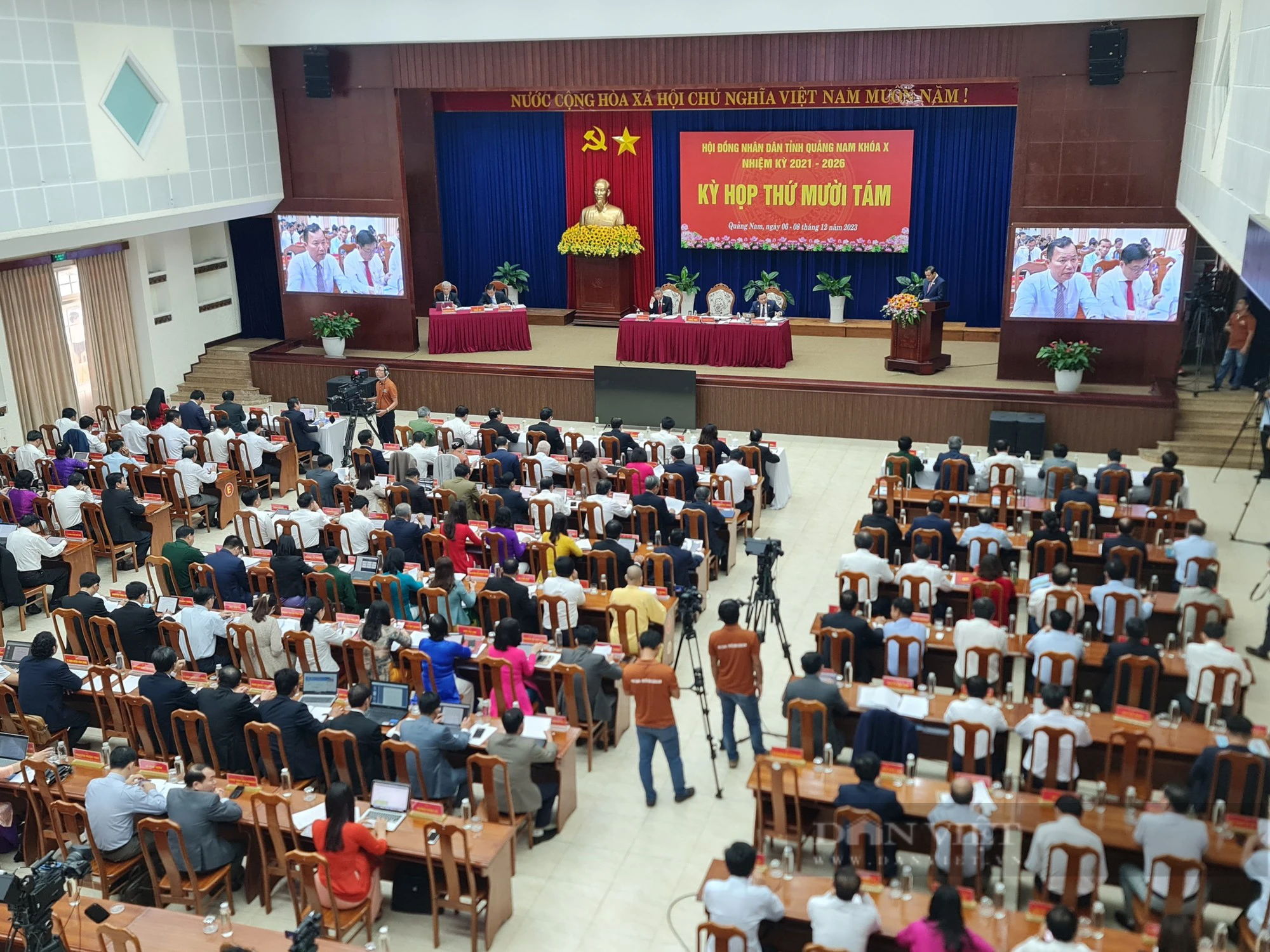 Lấy phiếu tín nhiệm đối với những người giữ chức vụ do HĐND tỉnh Quảng Nam bầu - Ảnh 1.