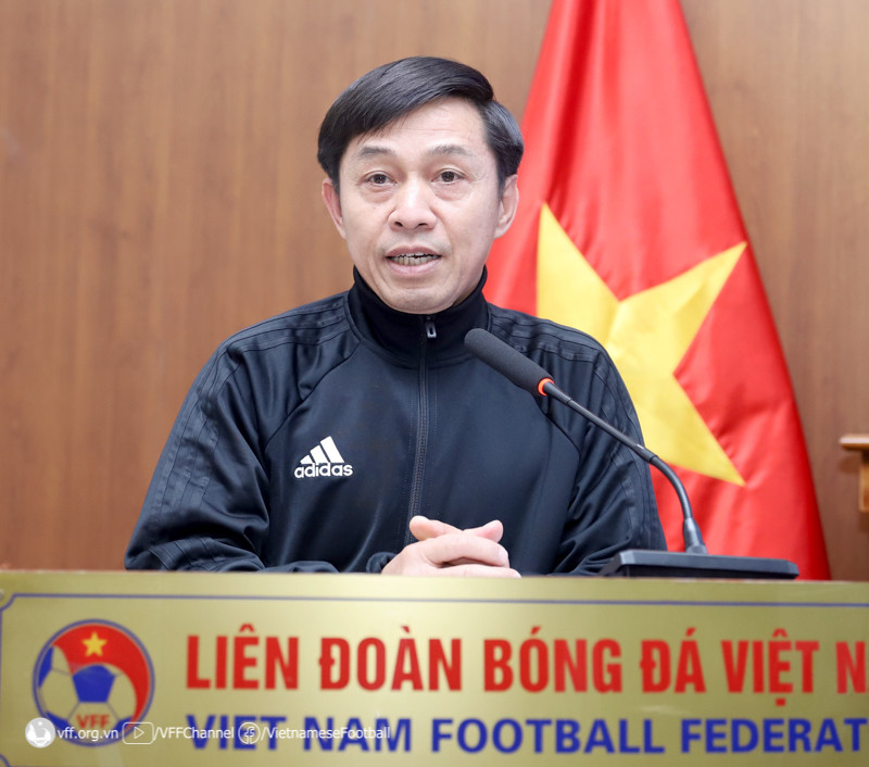 Nguyễn Thanh Thảo giật chỏ thô bạo nhận thẻ vàng, Trưởng ban trọng tài VFF nói gì? - Ảnh 4.