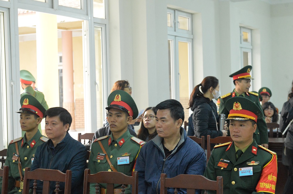 Phan Quốc Việt tươi cười khi hầu tòa quân sự trong vụ án tại Học viện Quân y - Ảnh 5.