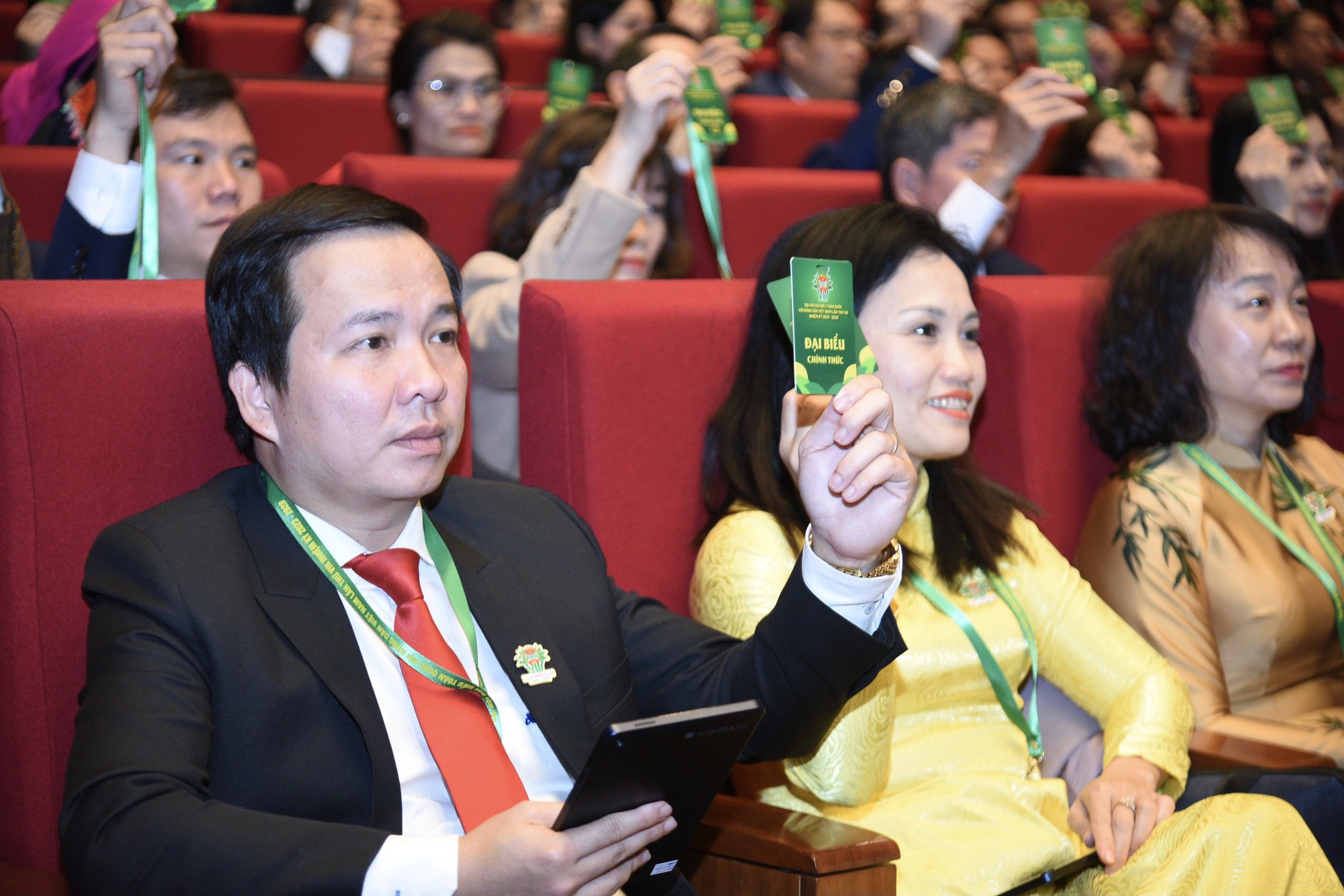 Nhất trí thông qua Nghị quyết Đại hội đại biểu biểu toàn quốc Hội Nông dân Việt Nam lần thứ VIII, nhiệm kỳ 2023-2028 - Ảnh 1.