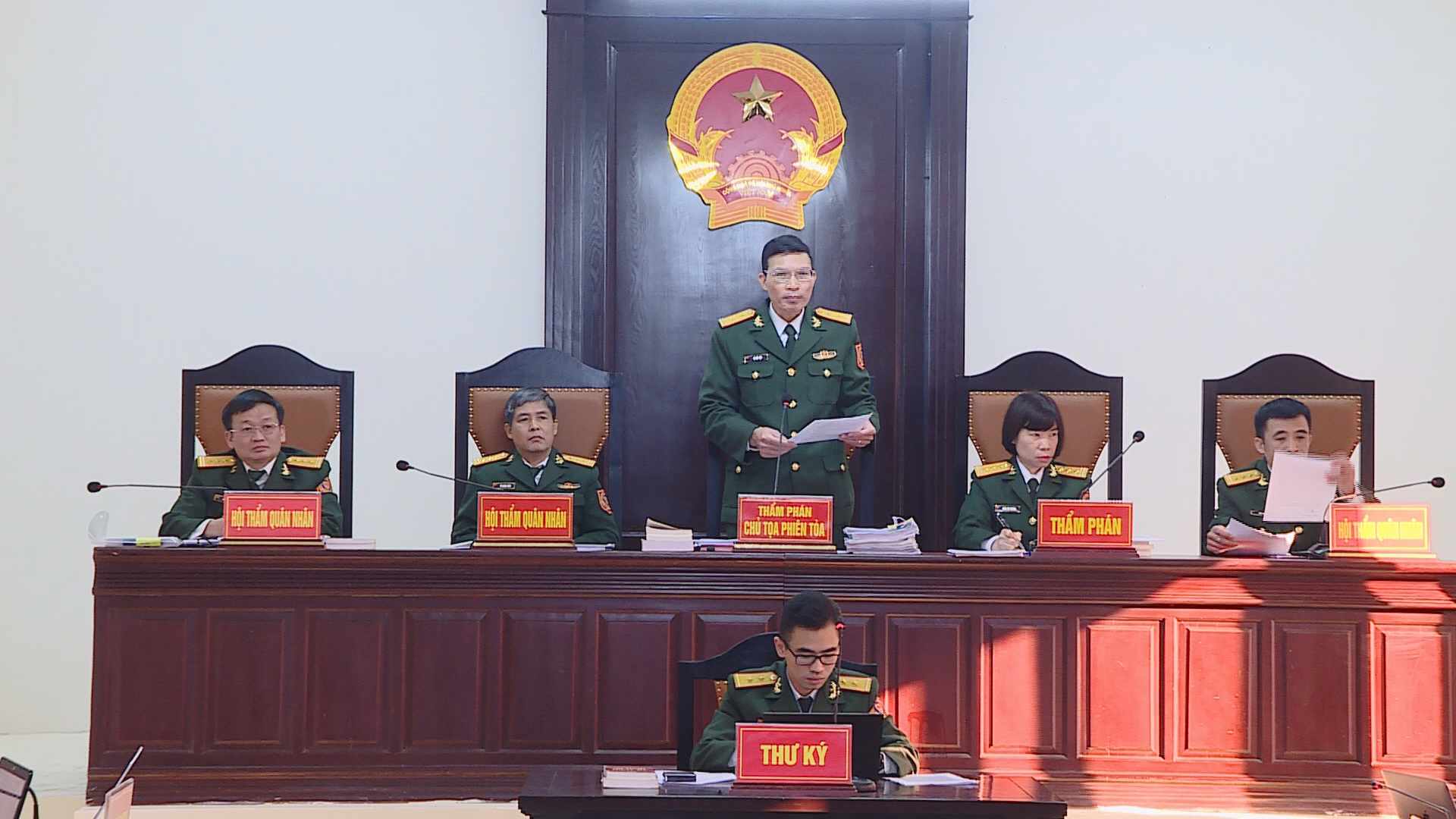 Hình ảnh &quot;lạ&quot; của Chủ tịch Công ty Việt Á Phan Quốc Việt khi hầu tòa quân sự vụ án tại Học viện Quân y - Ảnh 8.