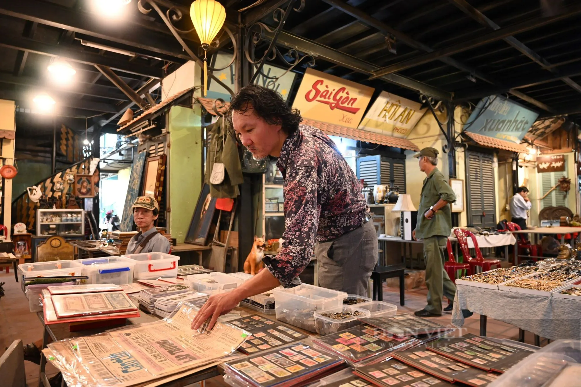 Đi chợ đồ cổ giữa Sài Gòn - Ảnh 6.