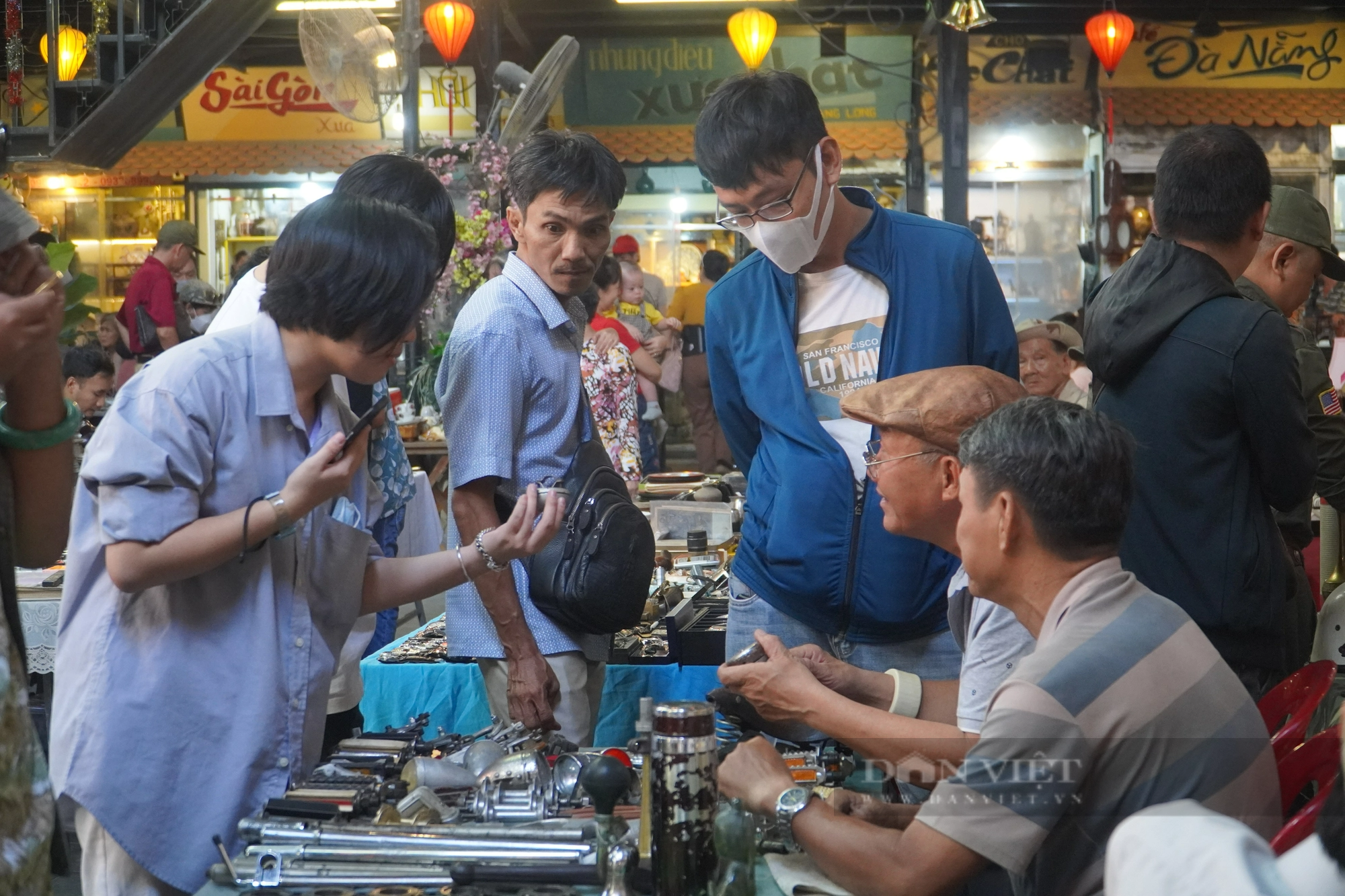 Đi chợ đồ cổ giữa Sài Gòn - Ảnh 9.