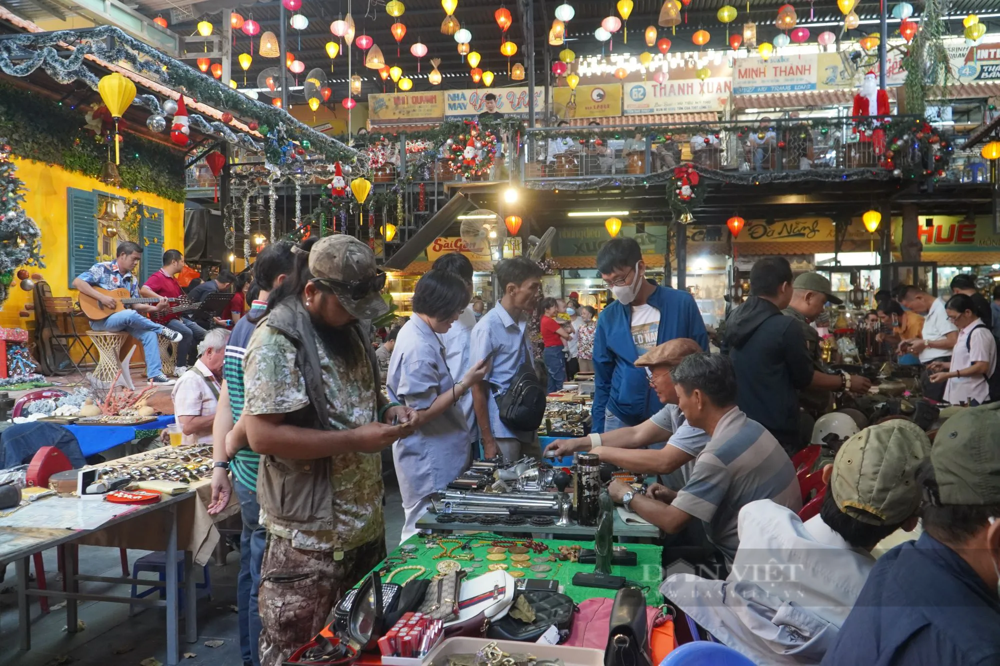 Đi chợ đồ cổ giữa Sài Gòn - Ảnh 18.