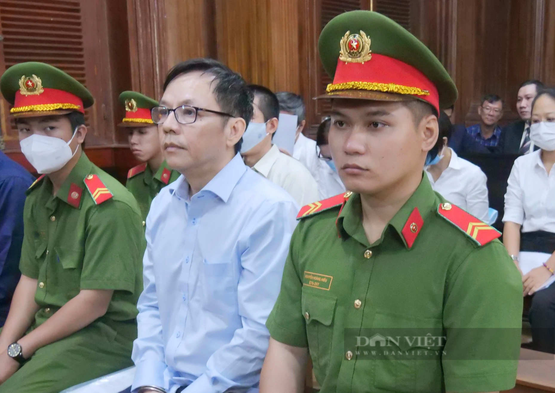 Cựu Chủ tịch Saigon Co.op Diệp Dũng bị đề nghị 10-11 năm tù - Ảnh 2.