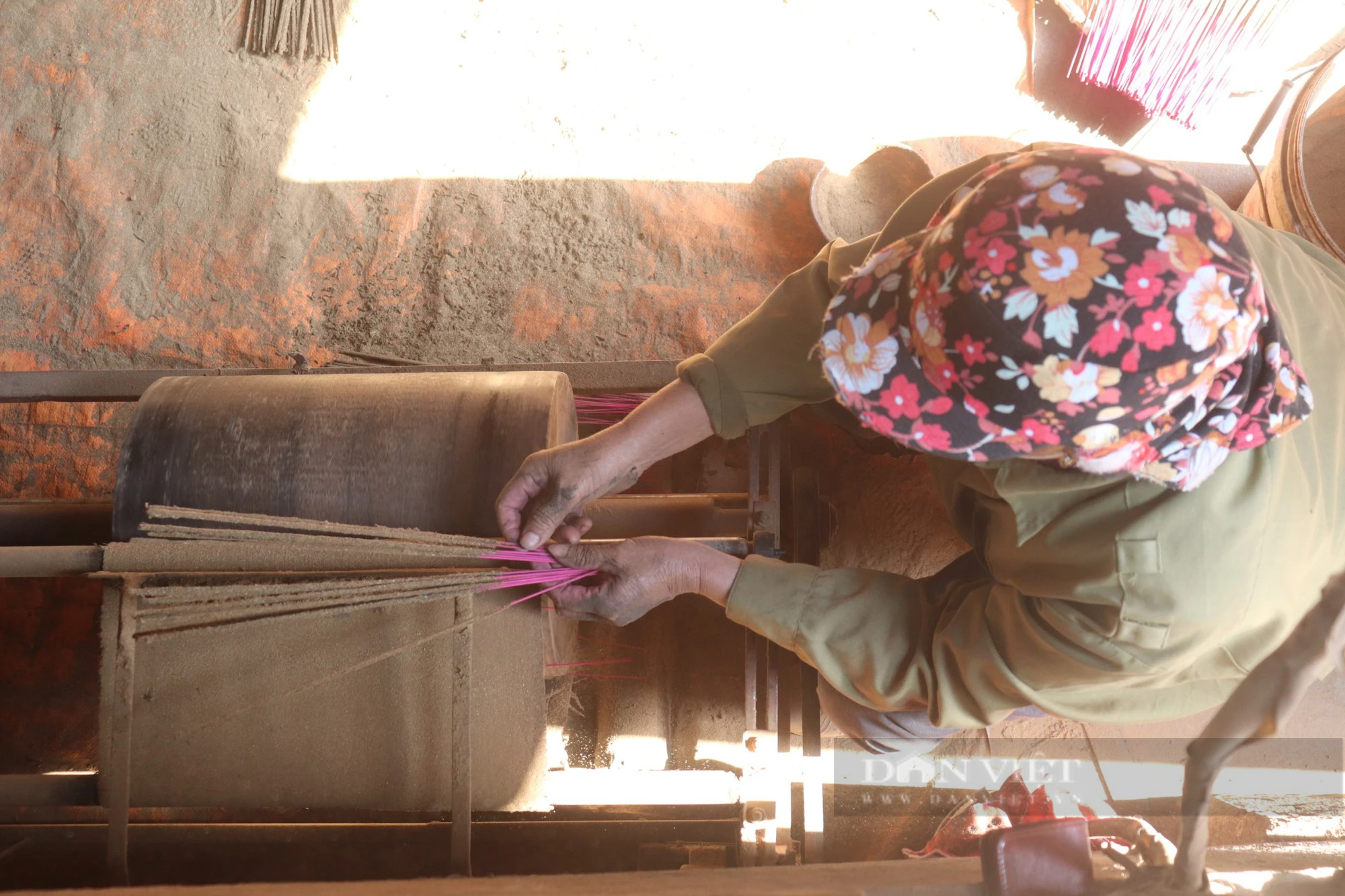 Người giữ hồn cho làng nghề làm hương truyền thống hơn 300 tuổi ở Thanh Hóa - Ảnh 7.