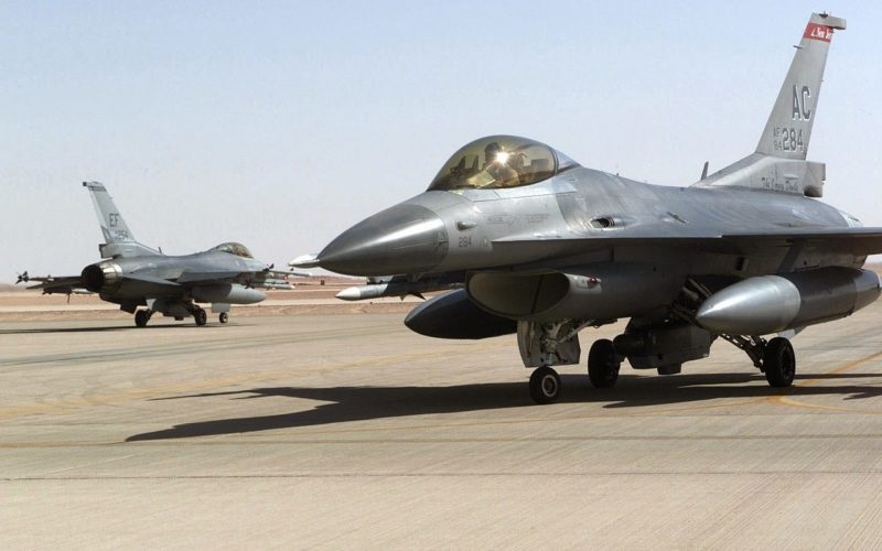 Rộ tin F-16 đã hiện diện ở Ukraine, Không quân Ukraine tuyên bố 'nóng' - Ảnh 1.