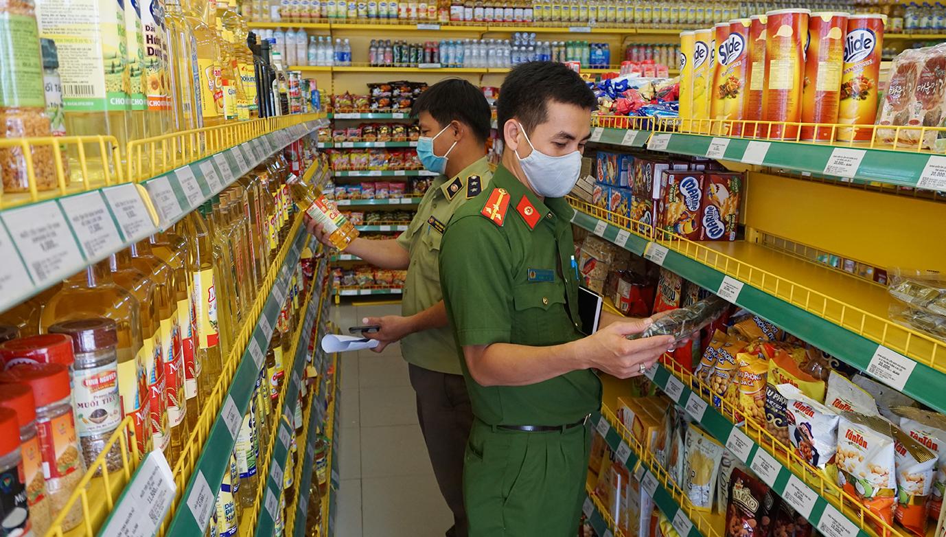 Quận Thanh Xuân: Kiểm tra thức ăn đường phố 2024 - Ảnh 1.