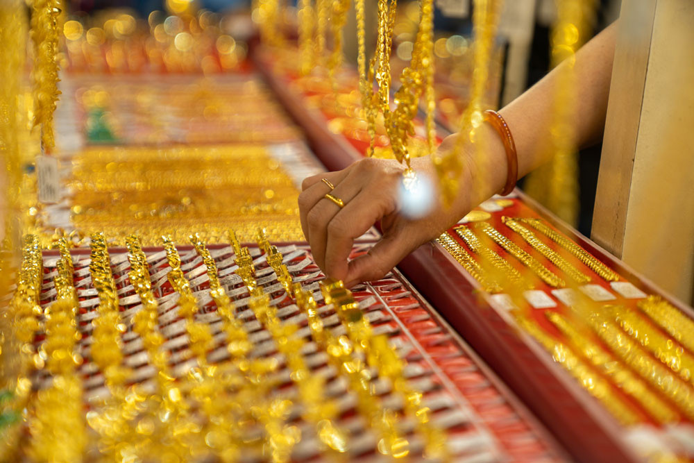 Giá vàng rơi tự do, mỗi lượng vàng mất 5 triệu đồng sau công điện của Thủ tướng - Ảnh 1.