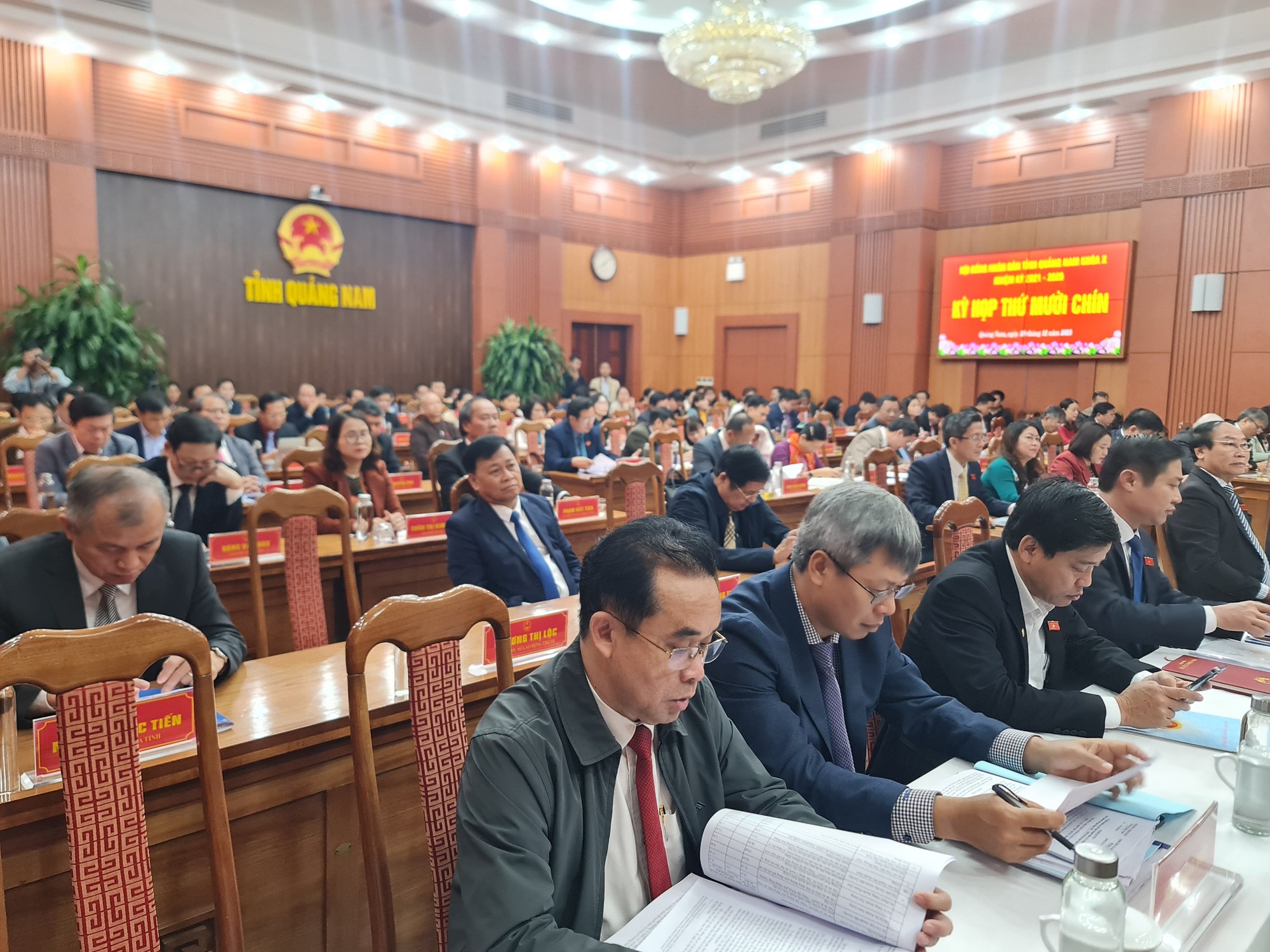 HĐND tỉnh Quảng Nam công bố kết quả lấy phiếu tín nhiệm  - Ảnh 2.