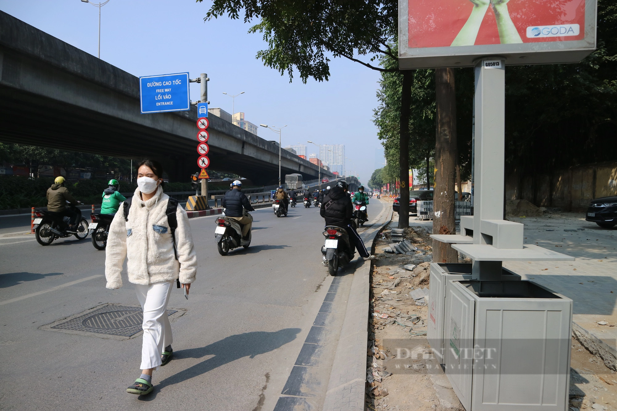 Cận Tết dương lịch, vỉa hè nhiều tuyến phố tại Hà Nội vẫn ngổn ngang vật liệu - Ảnh 5.
