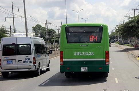 Tuyến xe buýt Nam Long (TPHCM) đi Long An dừng hoạt động hành khách kêu trời - Ảnh 2.