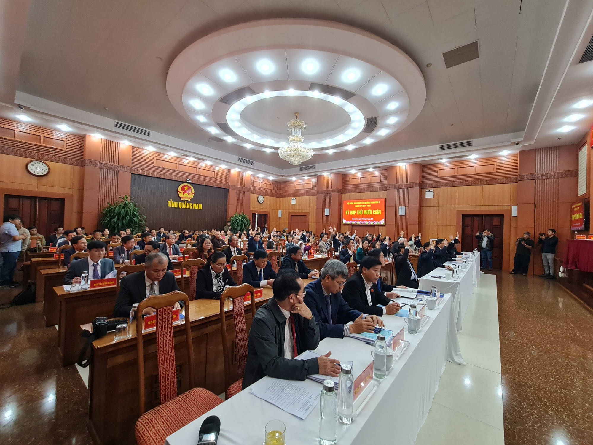 Bãi nhiệm chức danh Phó Chủ tịch UBND tỉnh Quảng Nam Trần Văn Tân - Ảnh 2.