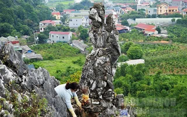 7 hòn vọng phu nổi tiếng ở Việt Nam: Truyền thuyết về sự tích nàng Tô Thị bồng con chờ chồng ở đâu? - Ảnh 2.