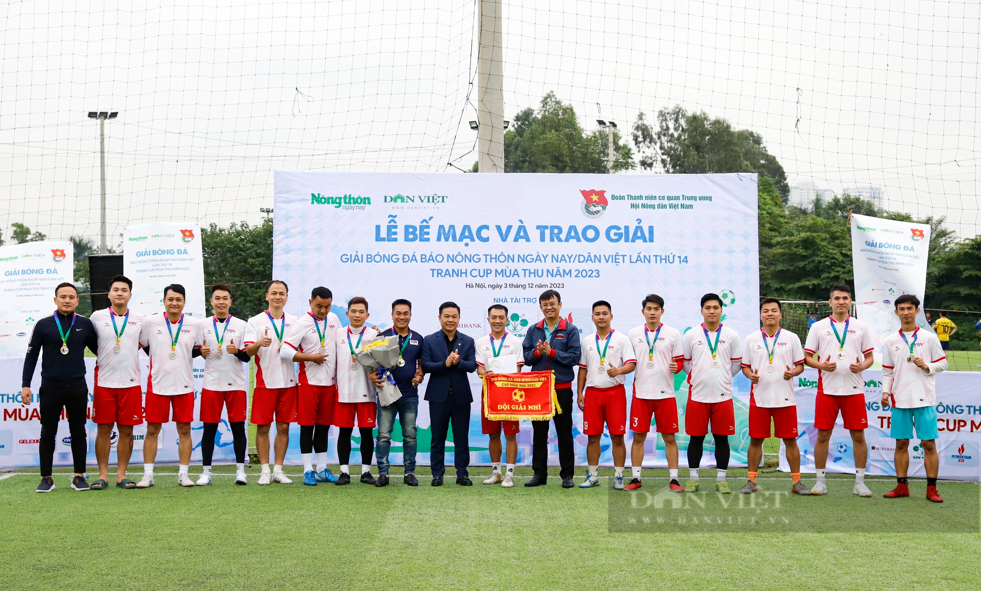 Hình ảnh Lễ bế mạc Giải bóng đá Báo Nông thôn Ngày nay/Dân Việt năm 2023 - Ảnh 11.