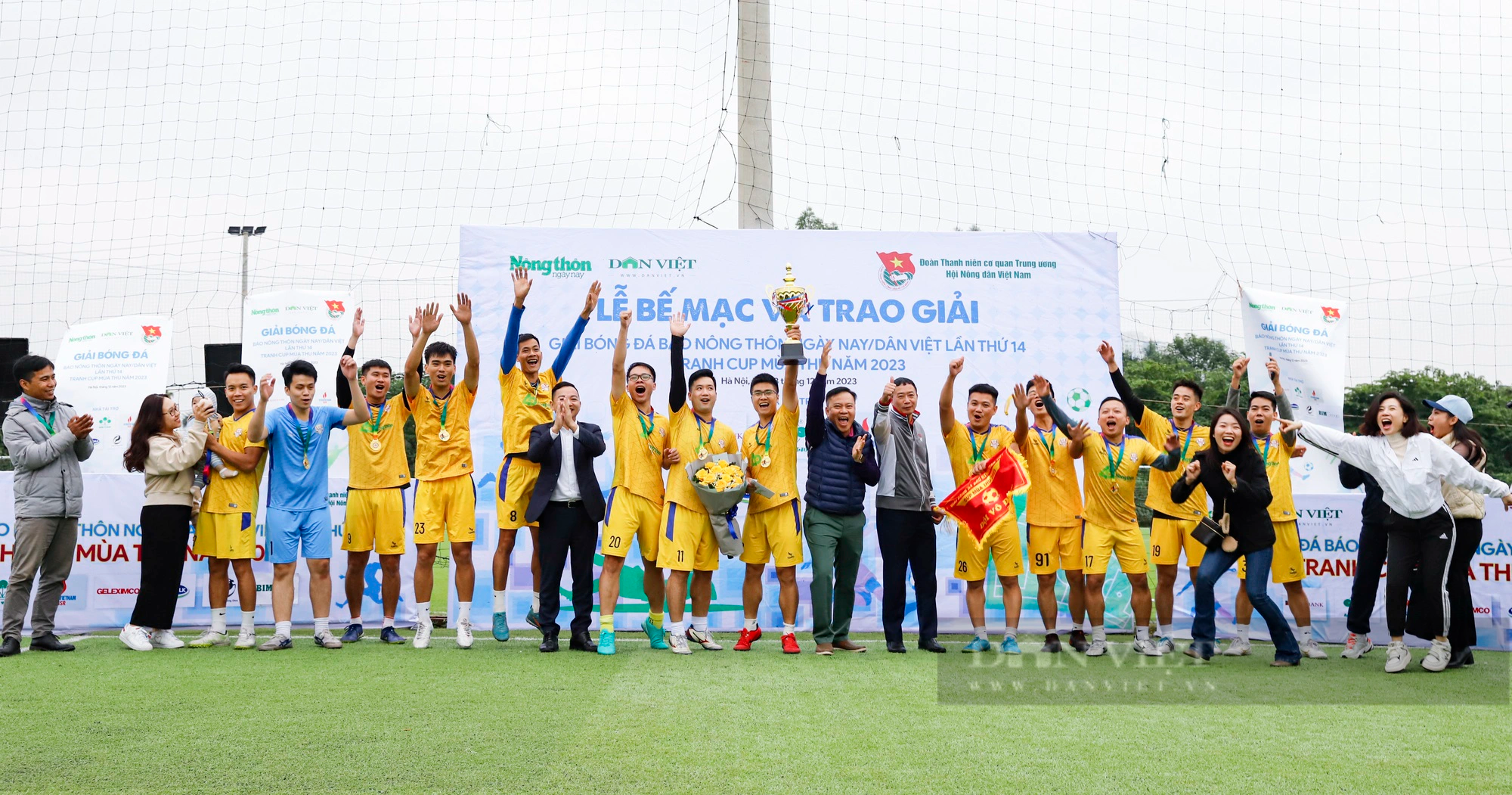 Hình ảnh Lễ bế mạc Giải bóng đá Báo Nông thôn Ngày nay/Dân Việt năm 2023 - Ảnh 12.
