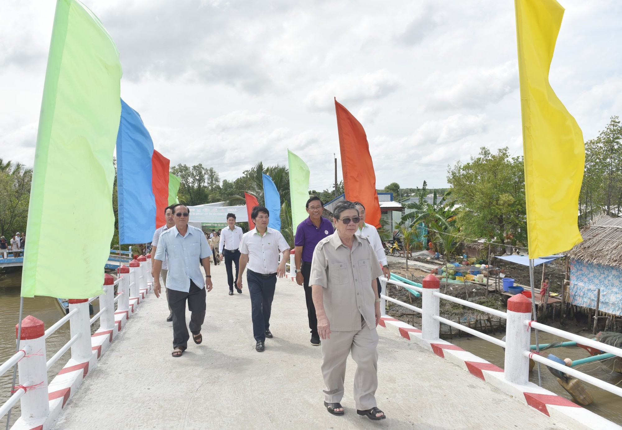  Nhựa Tiền Phong khánh thành cầu nối yêu thương 104 tại Kiên Giang và khởi công Cầu nối yêu thương số 113 - Ảnh 4.