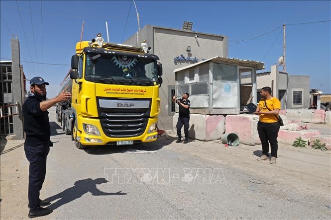 Đoàn xe chở hàng viện trợ của LHQ bị tấn công, Thương vong dân thường tại Dải Gaza tiếp tục tăng - Ảnh 1.
