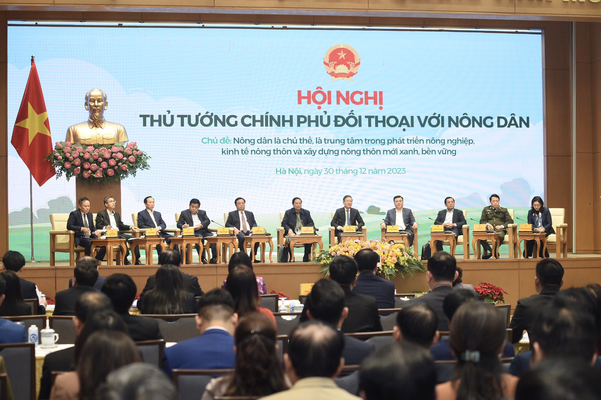 Thủ tướng Phạm Minh Chính đối thoại với nông dân Việt Nam - Ảnh 1.