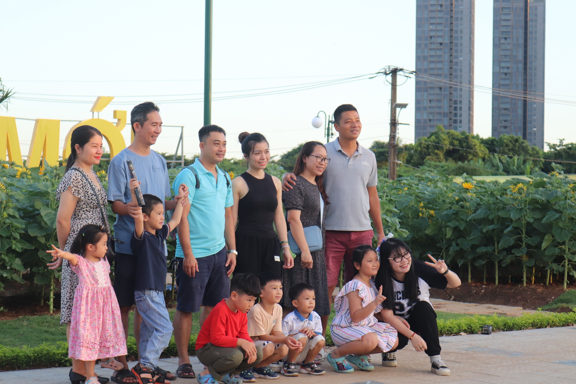 Công viên bờ sông Sài Gòn phía Thủ Thiêm có gì mà người người đang đổ về dịp Tết Dương lịch? - Ảnh 11.