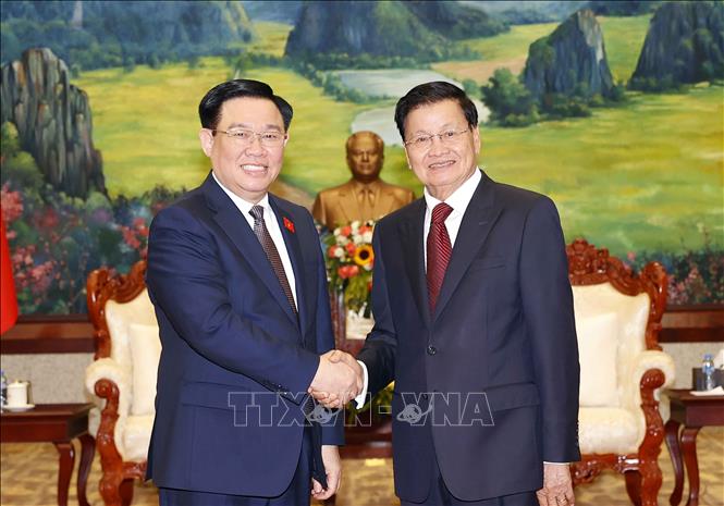 Chủ tịch Quốc hội Vương Đình Huệ hội kiến Tổng Bí thư, Chủ tịch nước Lào - Ảnh 2.
