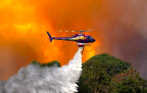 Hà Nội đề xuất mua máy bay chữa cháy, máy bay trực thăng cứu nạn - Ảnh 1.