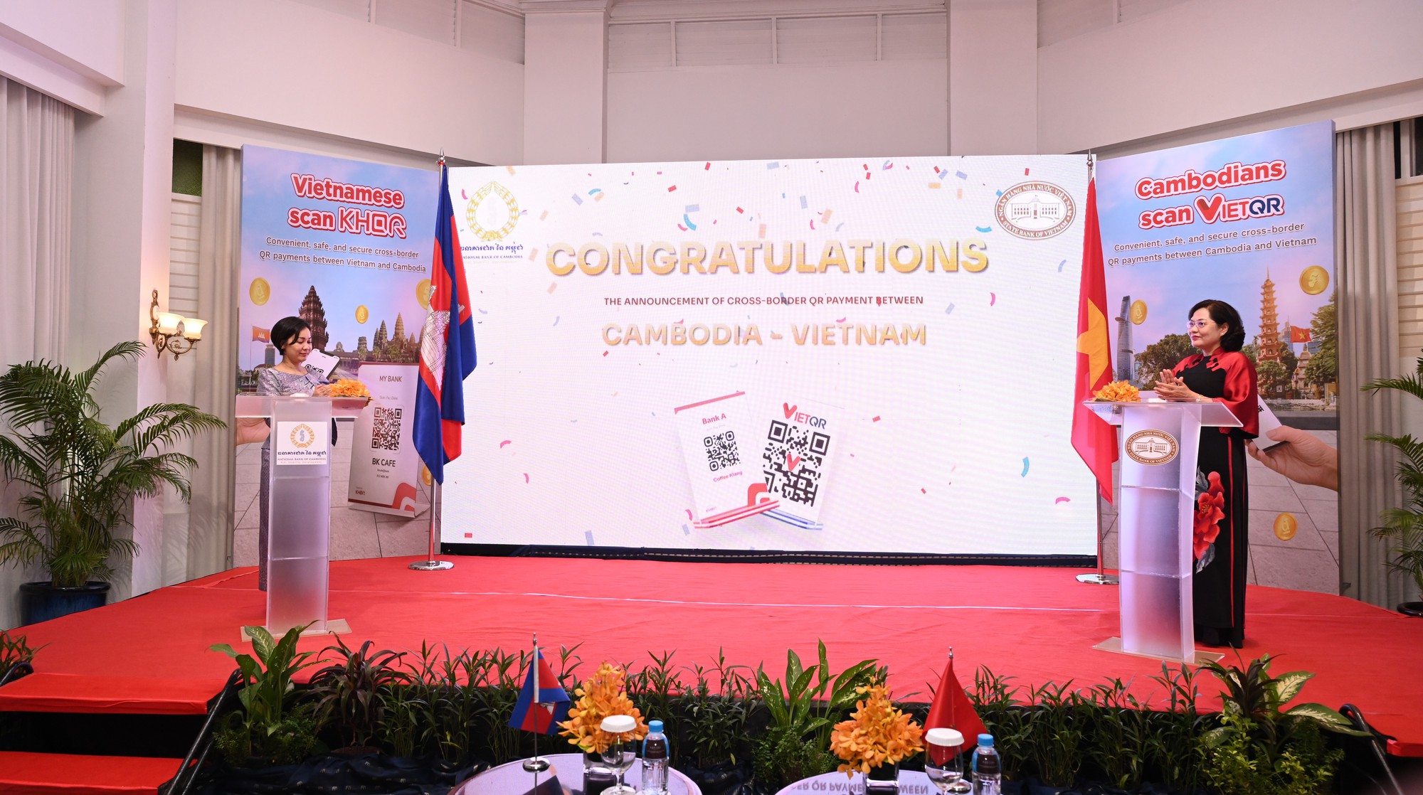 Lễ công bố kết nối thanh toán bán lẻ song phương sử dụng mã phản hồi nhanh (QR code) giữa Việt Nam và Campuchia - Ảnh 1.