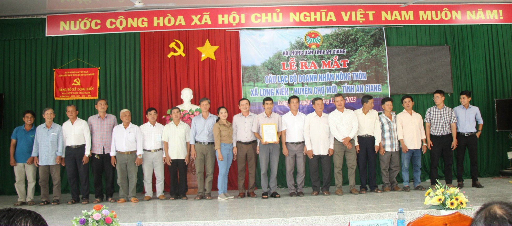 Hội Nông dân tỉnh An Giang ra mắt CLB mà mỗi thành viên phải đạt doanh thu từ 1 tỷ đồng/ năm trở lên - Ảnh 1.