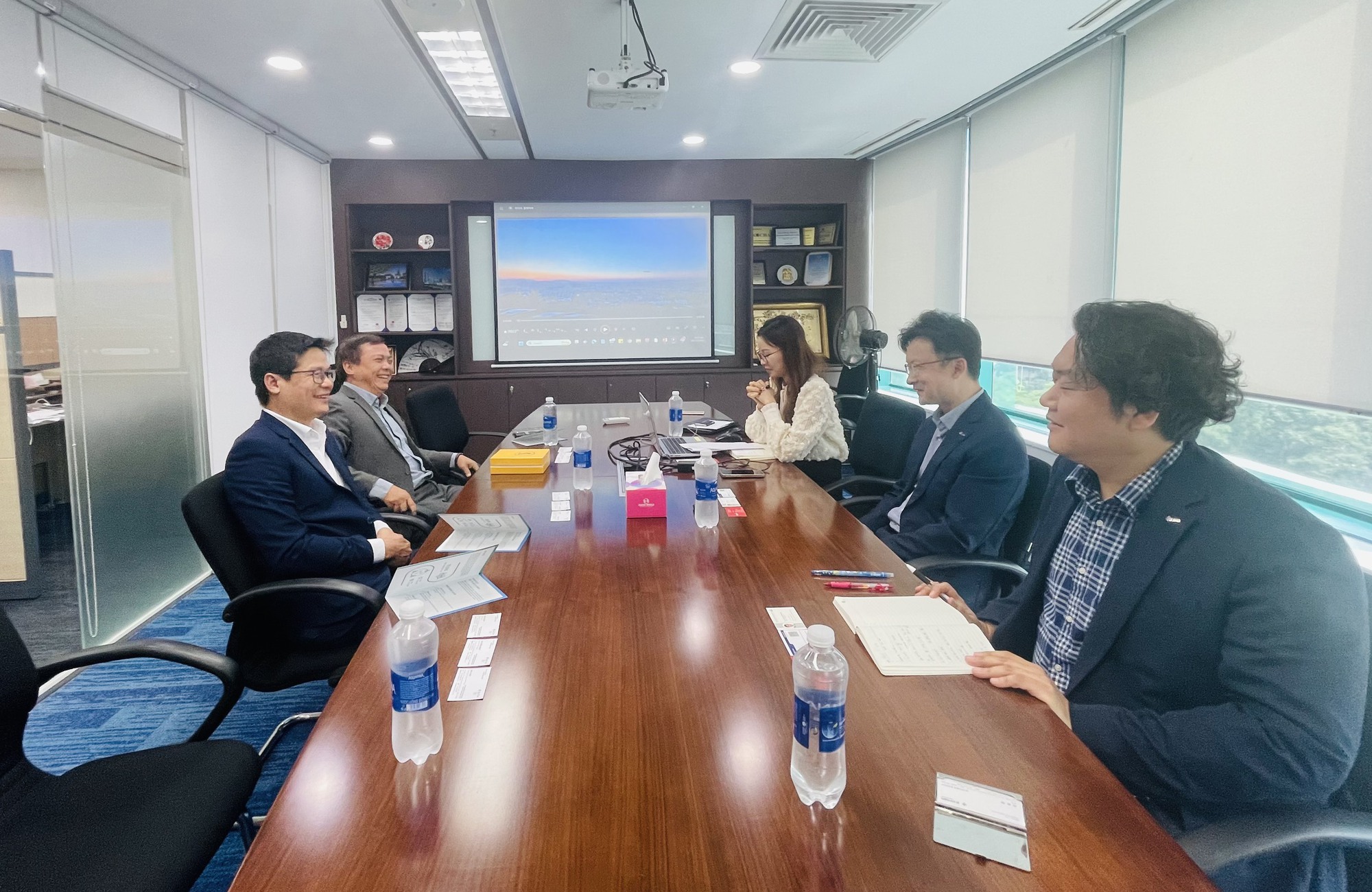 Hội Doanh nhân Buôn Ma Thuột kết nối ngoại thương với Hiệp hội thương mại Hàn Quốc - Ảnh 2.