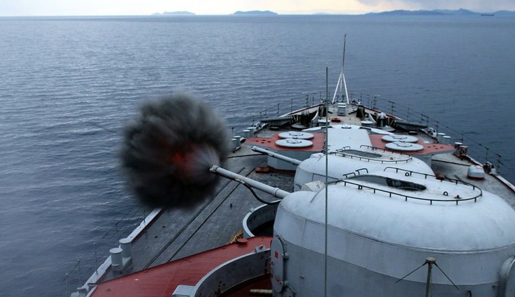 Uy lực cực mạnh của khu trục hạm săn ngầm Nga vừa cập cảng Cam Ranh - Ảnh 15.