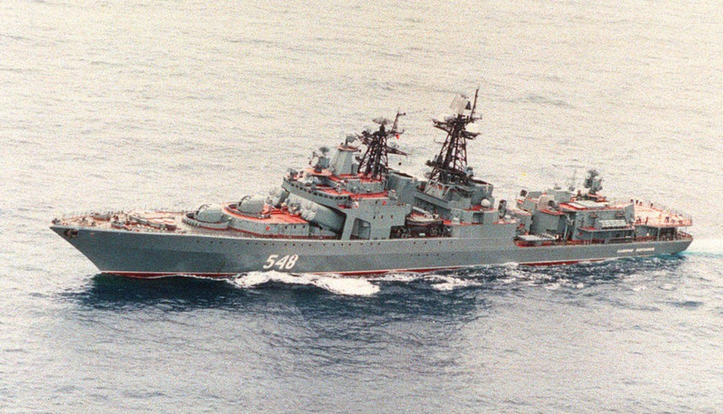 Uy lực cực mạnh của khu trục hạm săn ngầm Nga vừa cập cảng Cam Ranh - Ảnh 16.