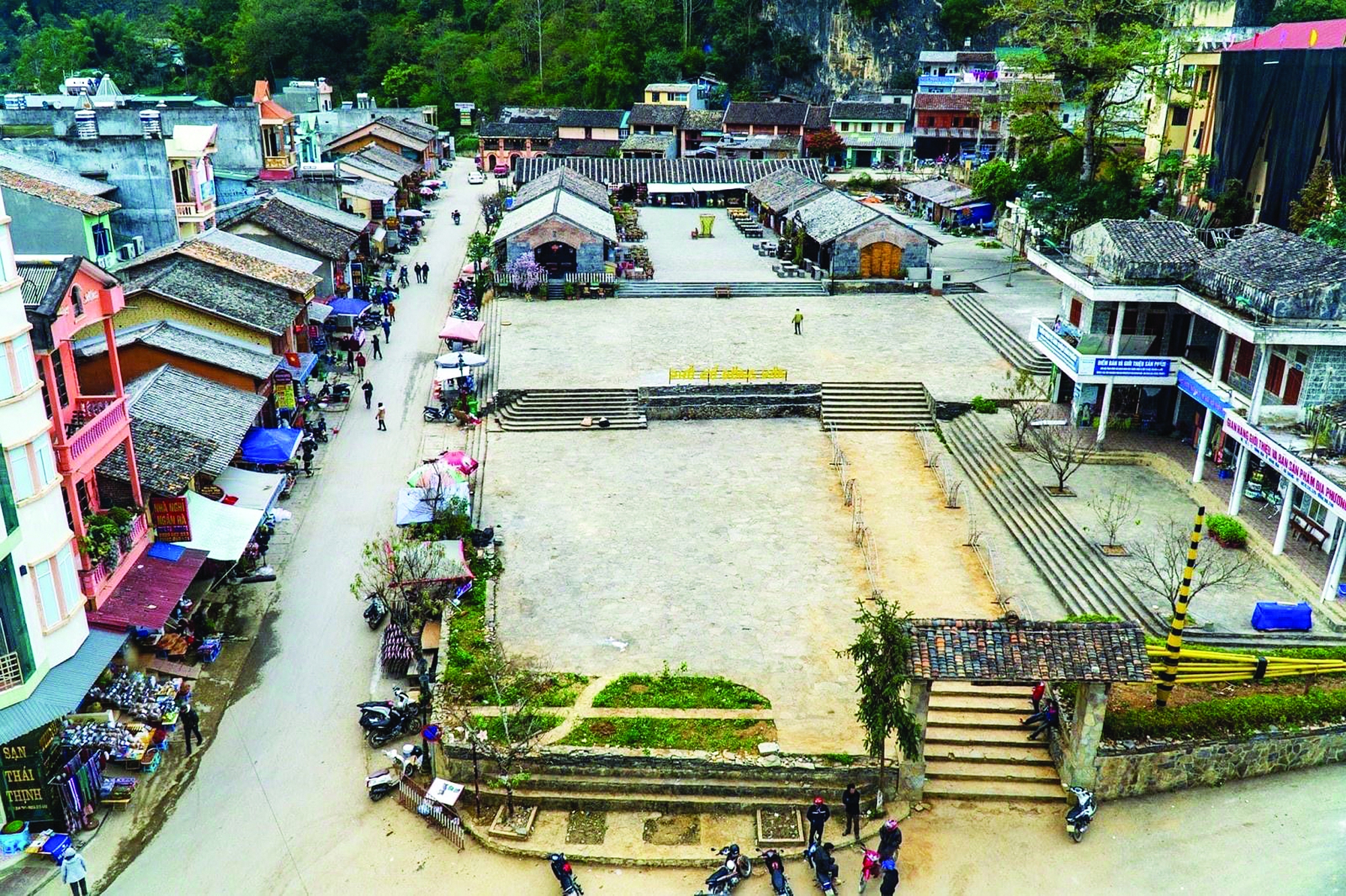 Xây dựng nông thôn mới ở Đồng Văn ngày càng khởi sắc - Ảnh 2.