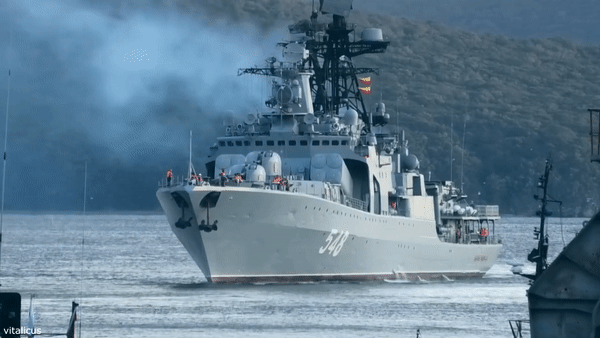 Uy lực cực mạnh của khu trục hạm săn ngầm Nga vừa cập cảng Cam Ranh - Ảnh 8.