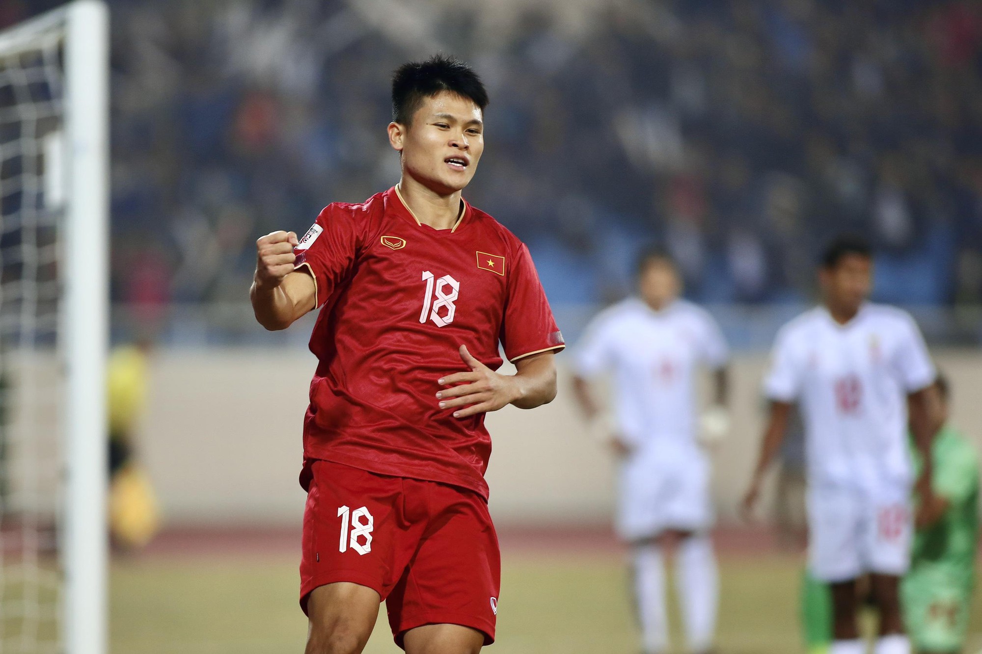 Tin sáng (6/12): 14 cầu thủ Việt Nam tăng giá trị, Tuấn Hải lọt “top 1” như Hoàng Đức - Ảnh 1.