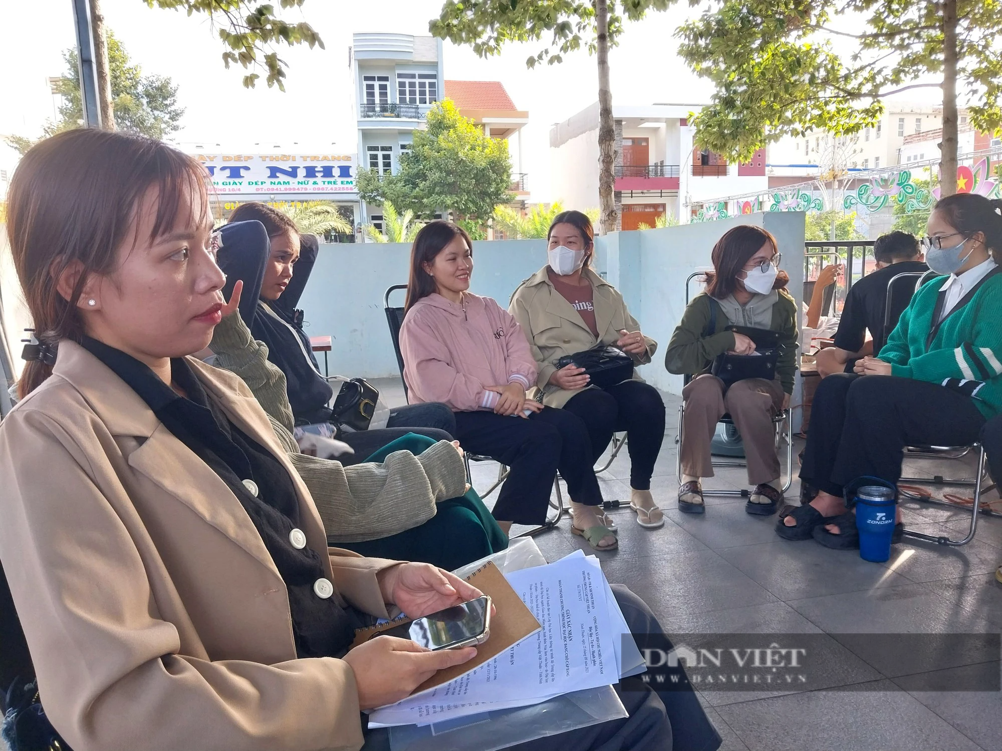 Hơn 50 sinh viên kêu cứu vì bị “nợ bằng” do nhà trường chưa chuyển học phí  ở Ninh Thuận  - Ảnh 1.