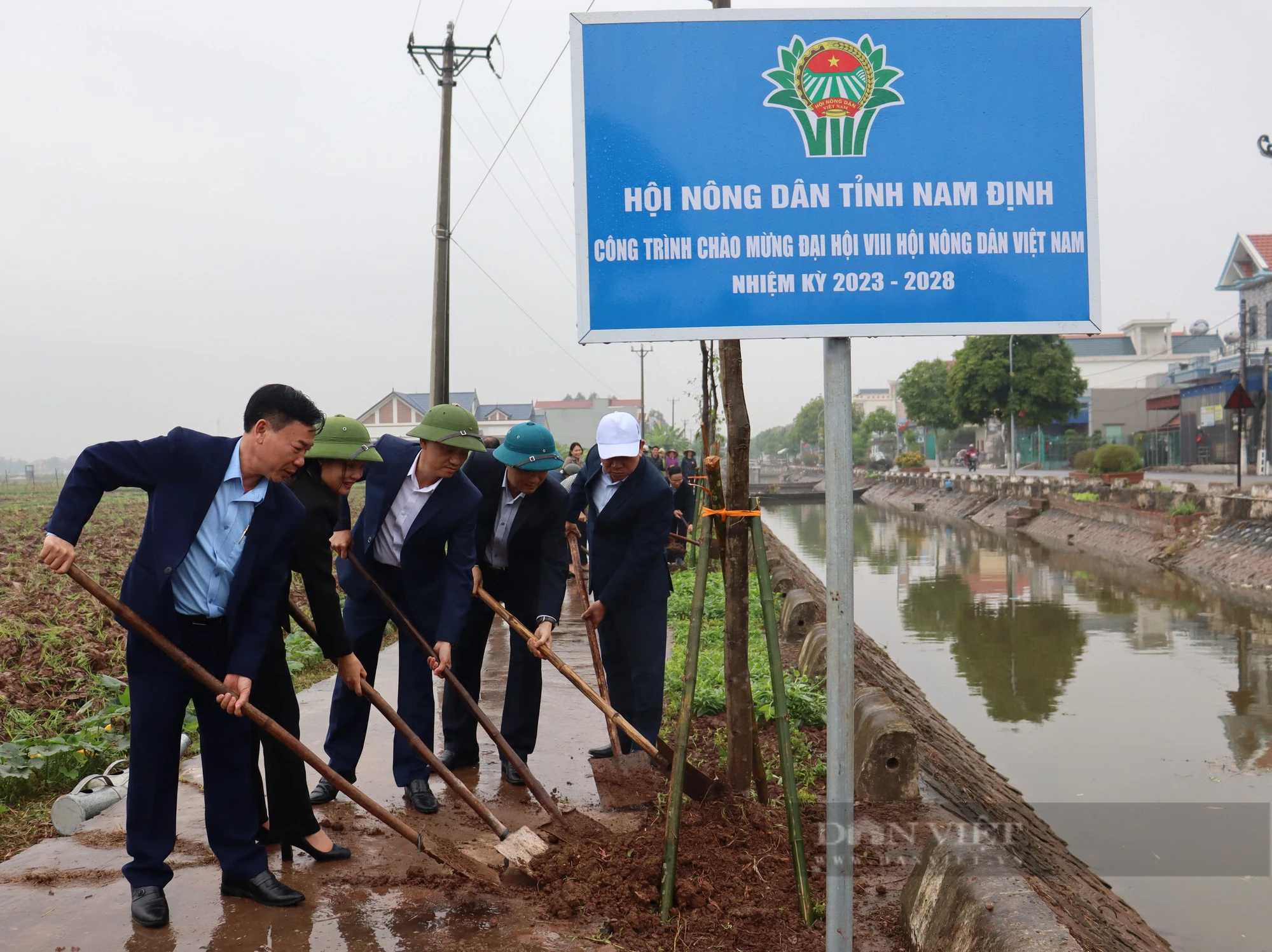 Nông dân Nam Định không tiếc đất vàng, sẵn sàng hiến hàng chục nghìn m2 đất để xây dựng nông thôn mới - Ảnh 1.