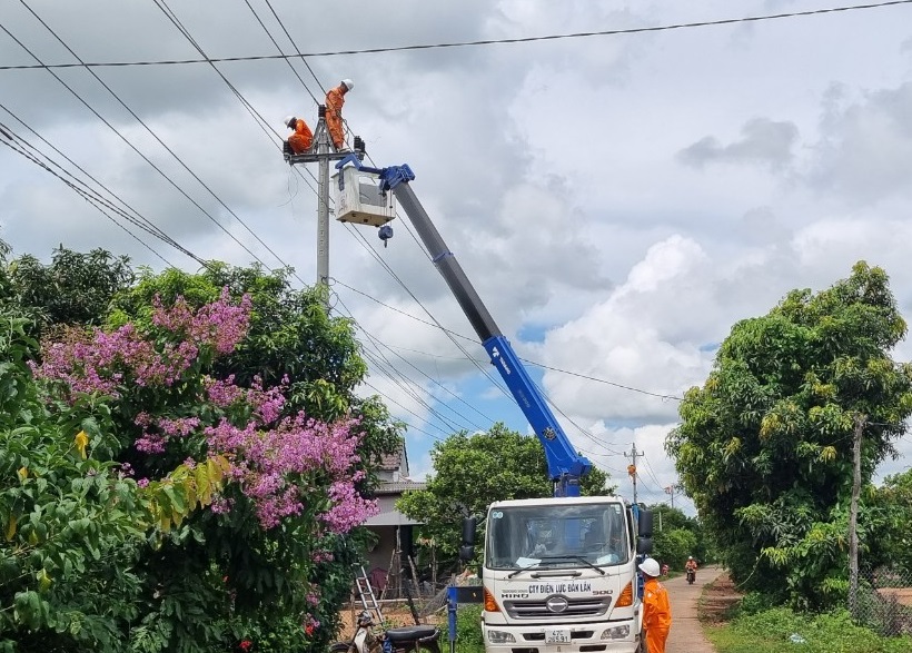 PC Đắk Lắk: Đảm bảo vận hành an toàn lưới điện khu vực huyện Ea Súp - Ảnh 1.