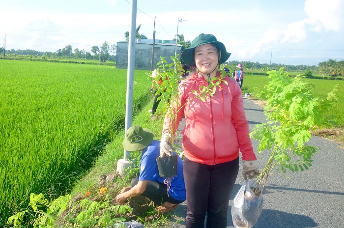 Đường nông thôn mới trồng hoa Huỳnh Anh, điệp vàng ở một nơi của Trà Vinh ngày càng đẹp như mơ - Ảnh 3.