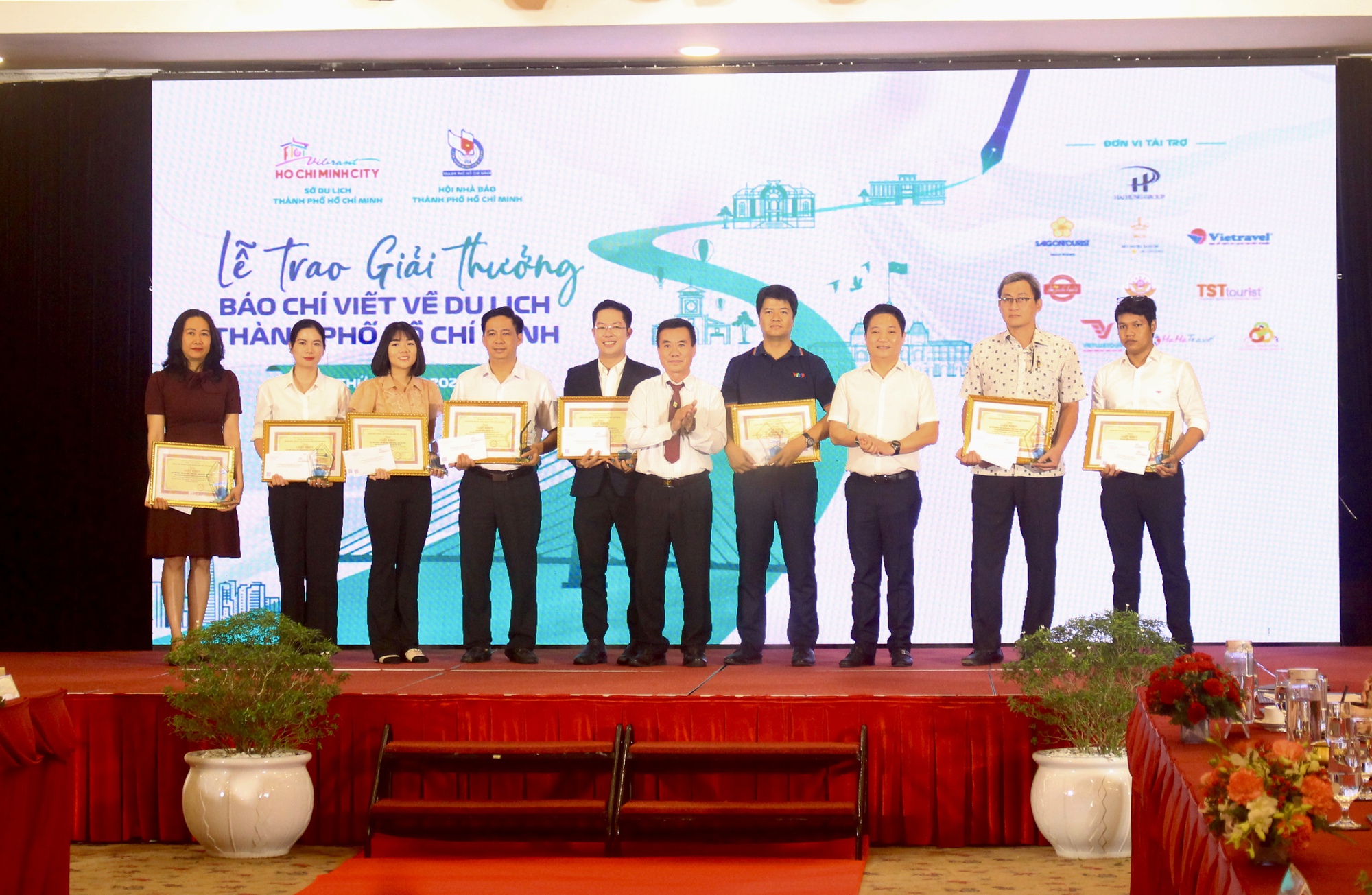 Báo Dân Việt đoạt giải Nhất giải Báo chí viết về du lịch TP.HCM 2023 - Ảnh 3.
