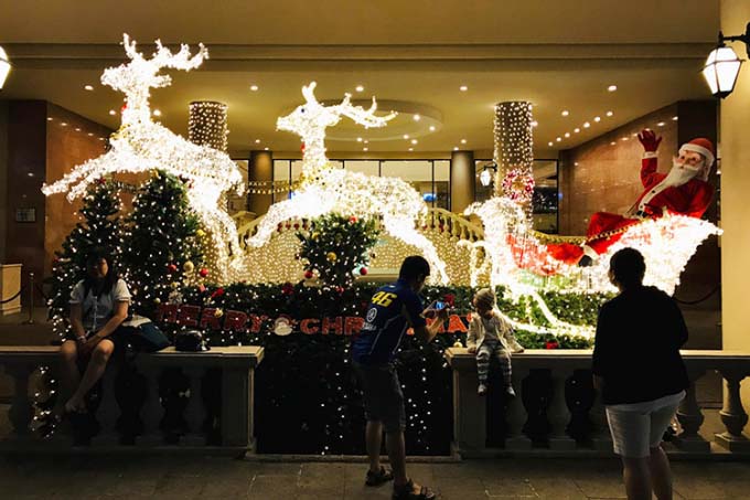Top địa điểm trang trí đẹp, hoành tráng đón Noel hút giới trẻ tại Tp Hồ Chí Minh - Ảnh 8.