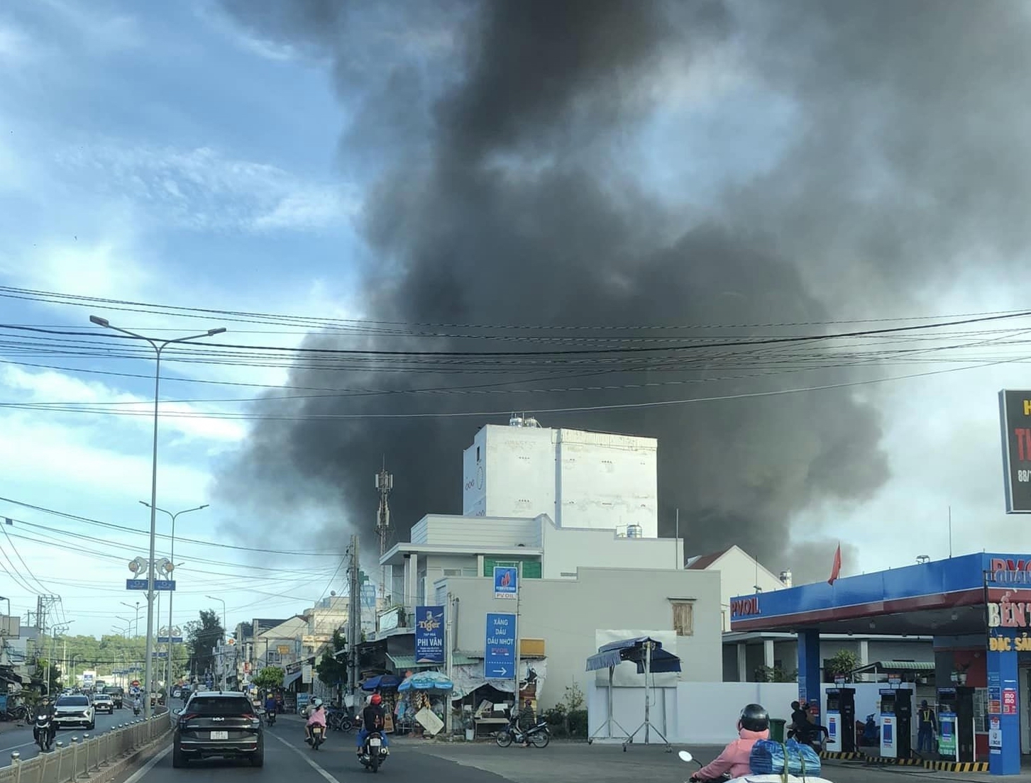 Cháy tàu cá - Ảnh 2.